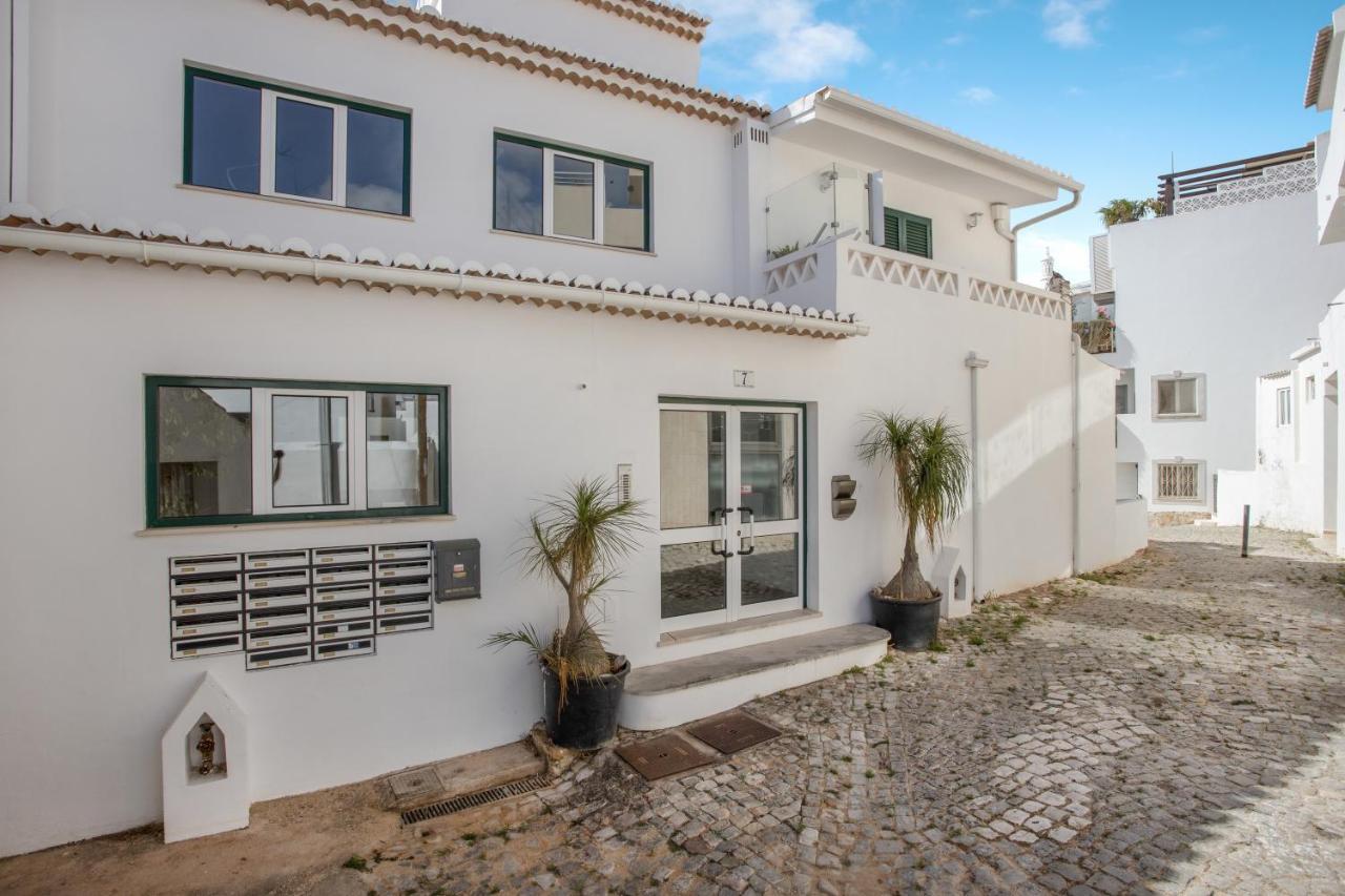 Refugio Na Luz Exterior foto